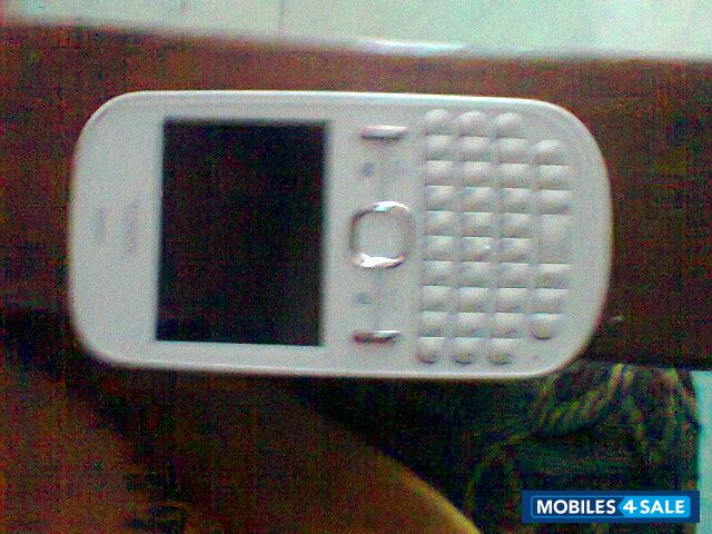 White Nokia Asha 200