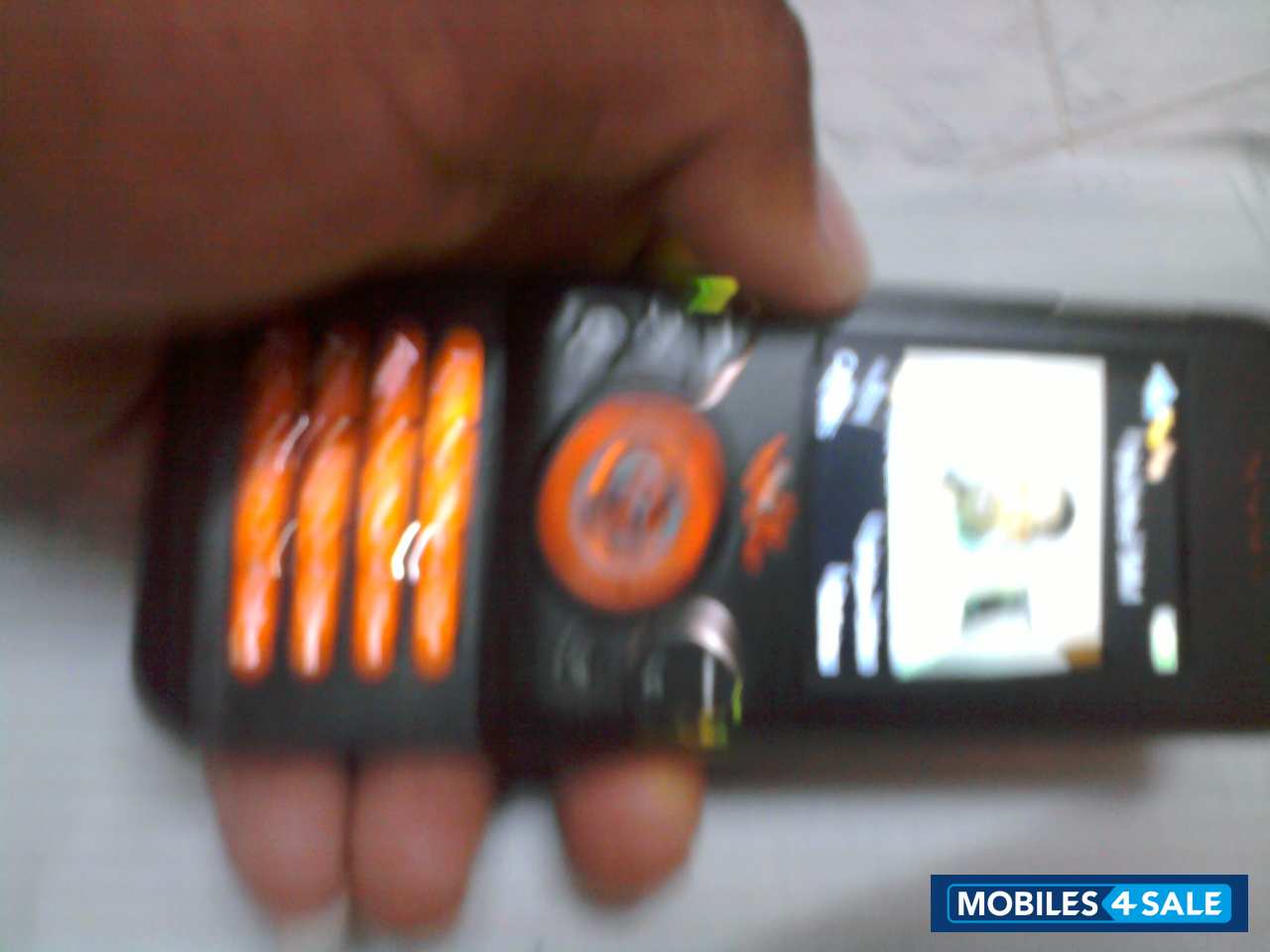 Black Sony Ericsson W580