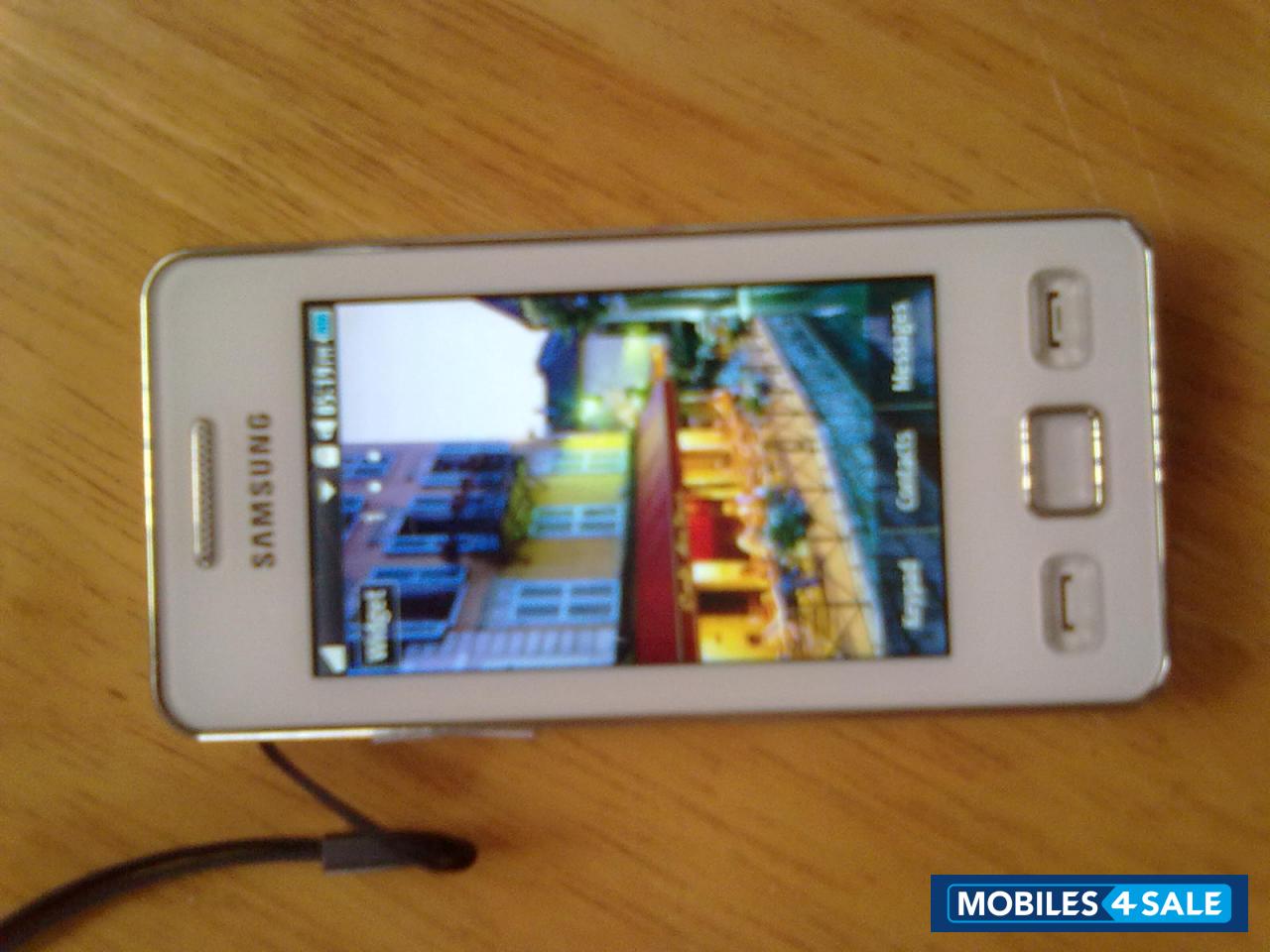 White Samsung GT-S5263