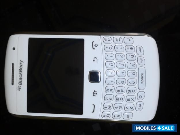 White BlackBerry Curve 9360