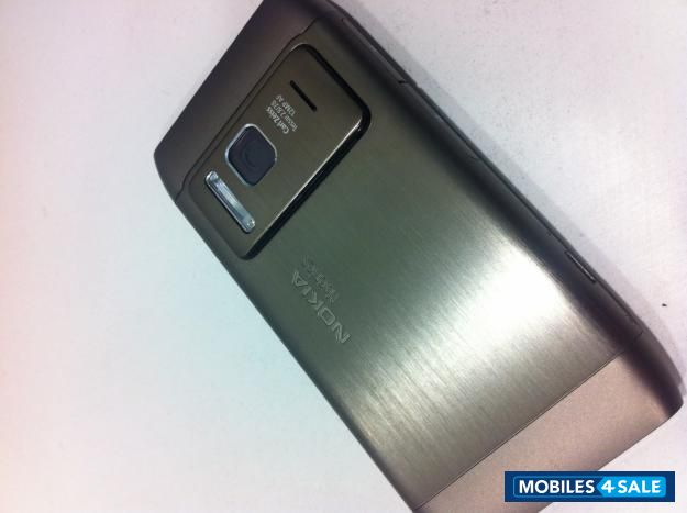 Bronze Nokia N8