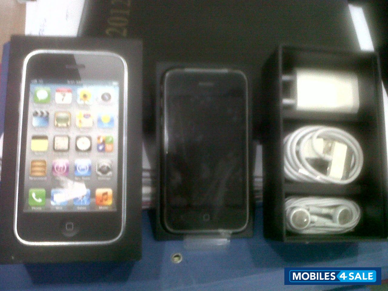 Black Apple iPhone 3GS