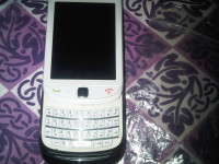 White BlackBerry Torch 9810