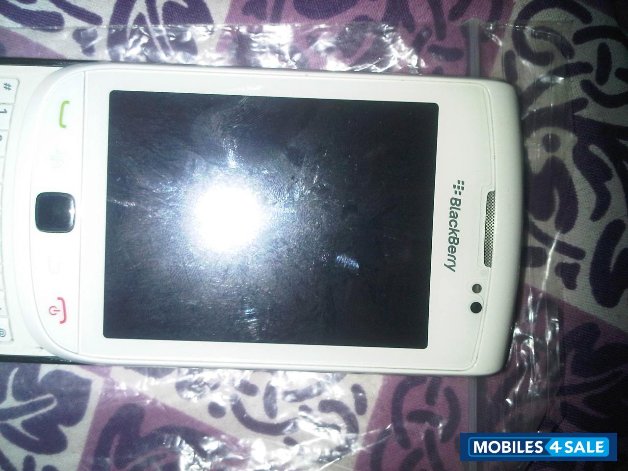 White BlackBerry Torch 9810