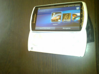 White Sony Ericsson Xperia PLAY