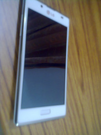 Pure White LG Optimus L7