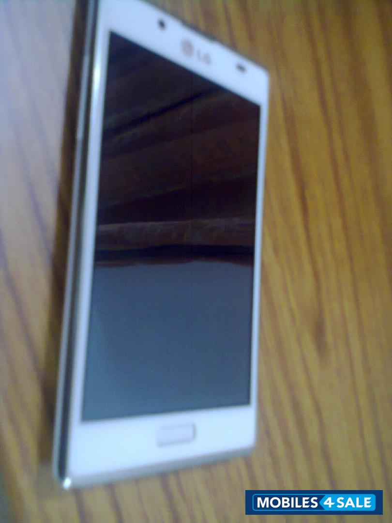 Pure White LG Optimus L7