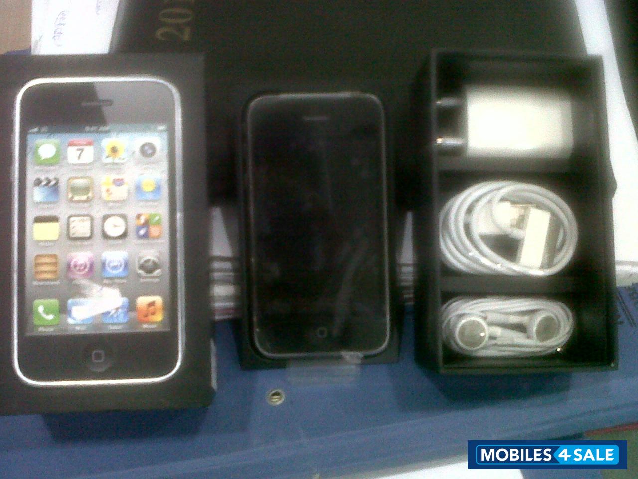 Black Apple iPhone 4S