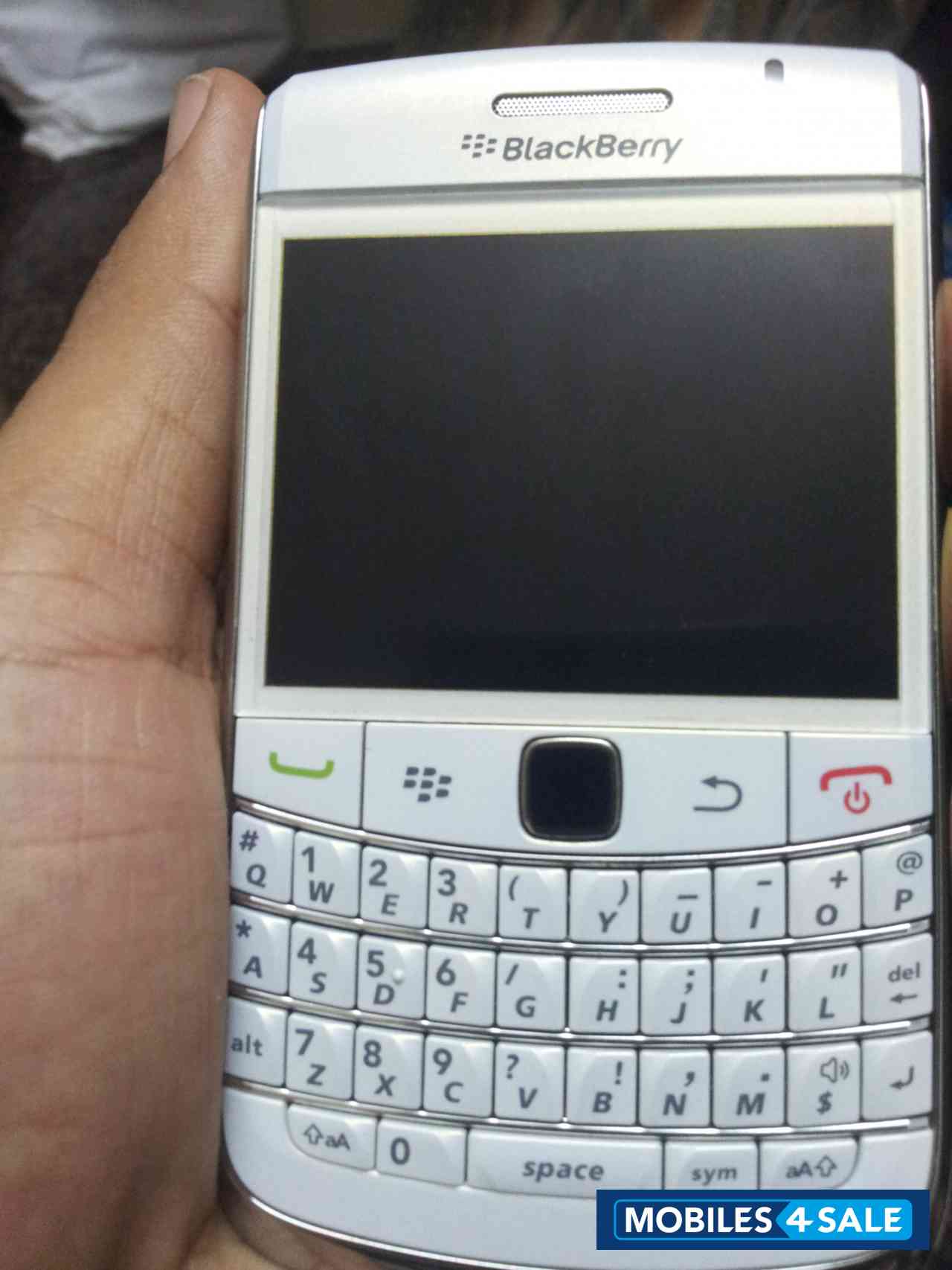 White BlackBerry Bold 9780