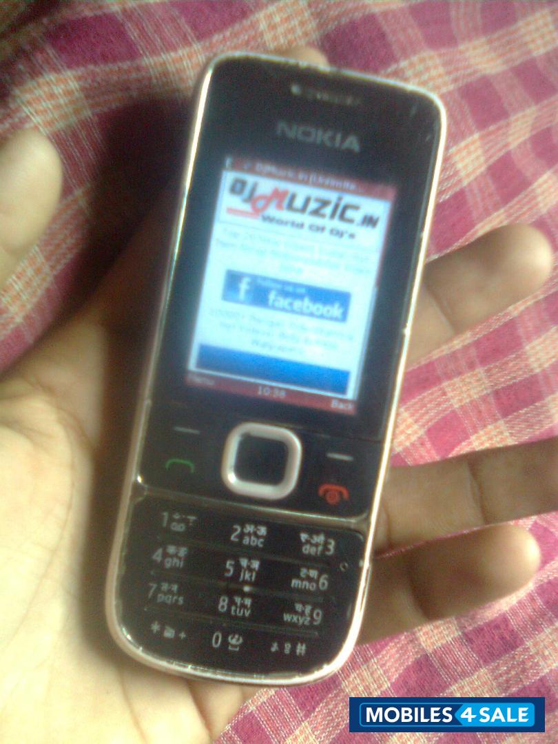 Black Nokia 2700c