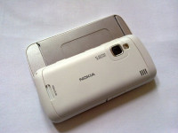 White Nokia C6