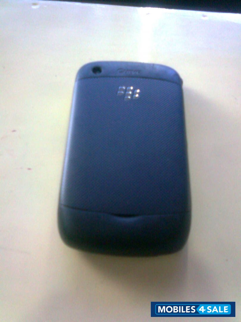 Black BlackBerry Curve 9300