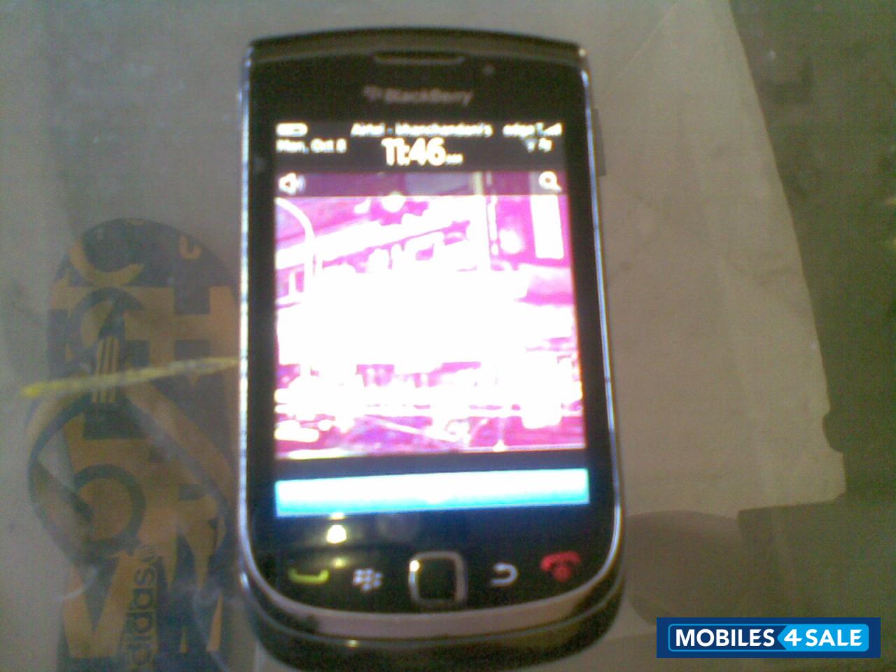 Black BlackBerry Torch 9800