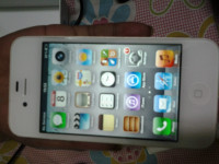 White Apple iPhone 4S