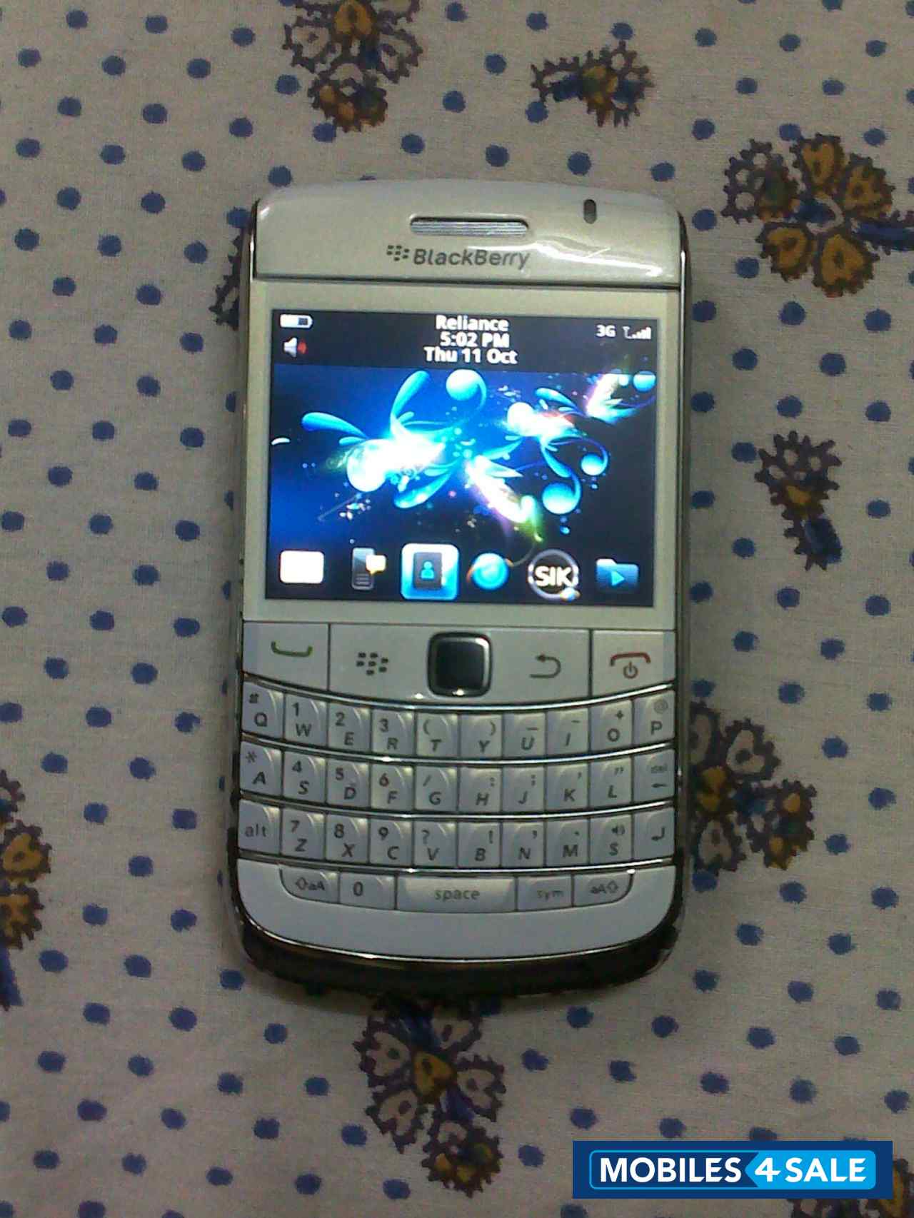 White BlackBerry Bold 9700