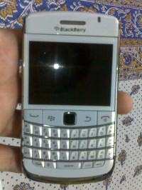 White BlackBerry Bold 9700