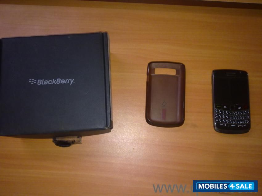 Black BlackBerry Bold 9700