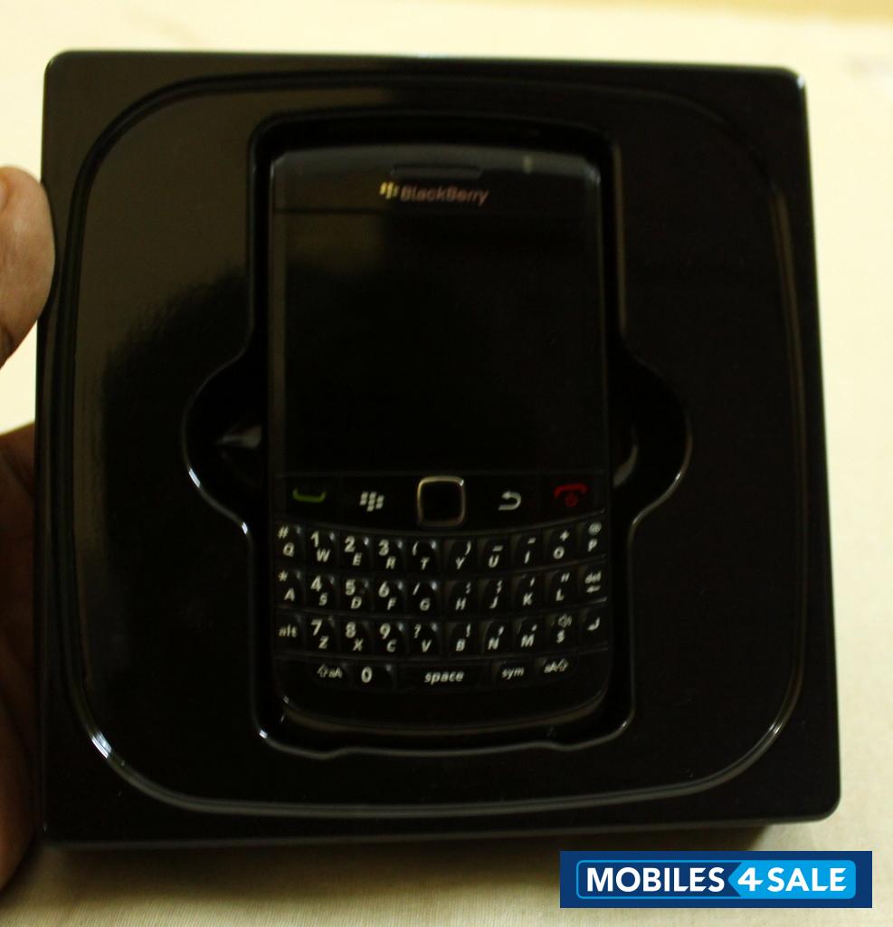 Black BlackBerry Bold 9780