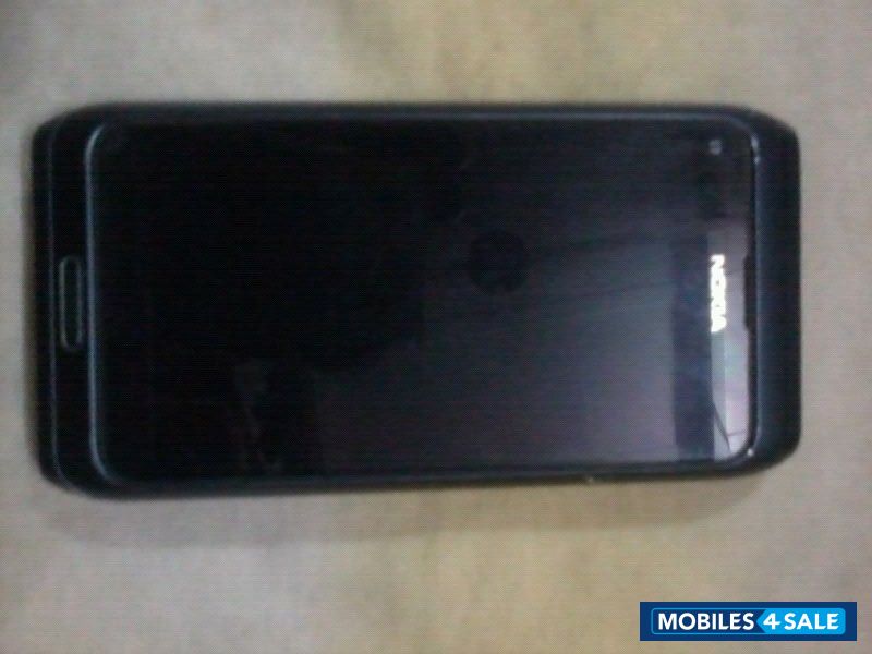 Black Nokia E7-00