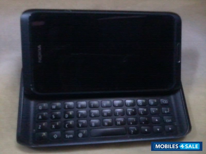 Black Nokia E7-00