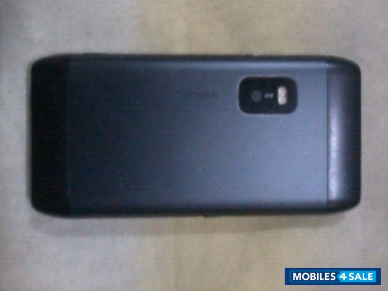 Black Nokia E7-00