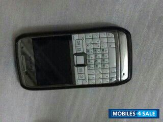 White Nokia E71