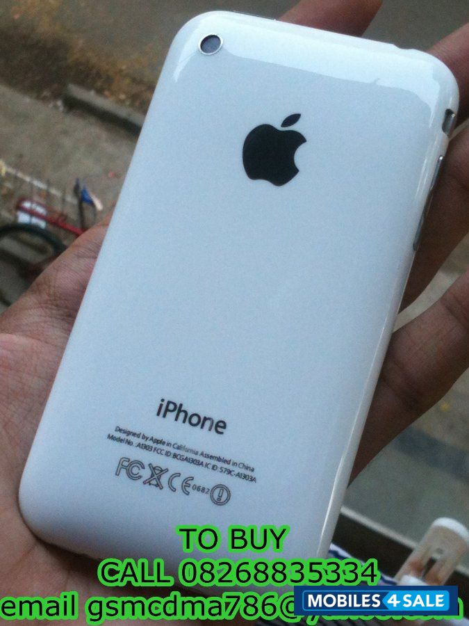 White Apple iPhone 3GS