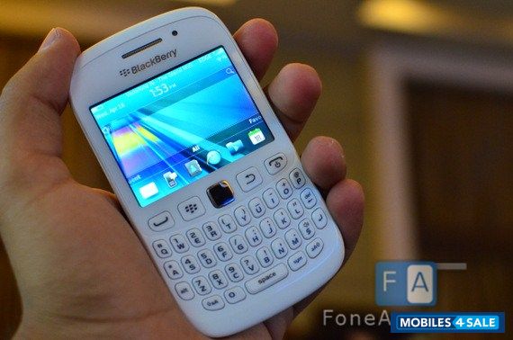 White BlackBerry Curve 9220