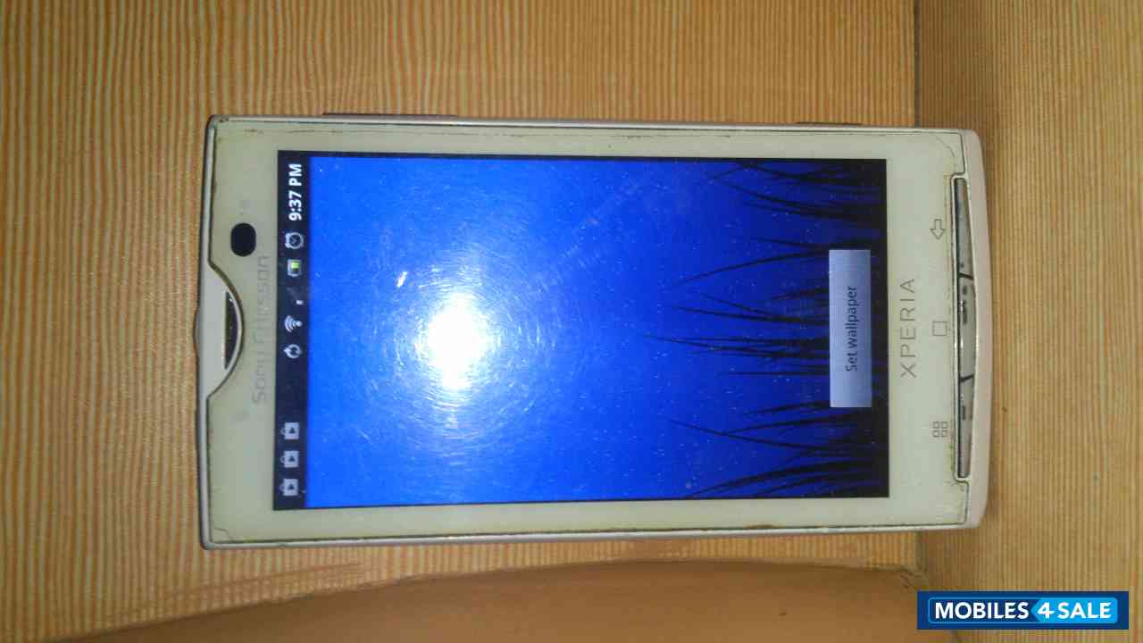 White Sony Ericsson Xperia X10