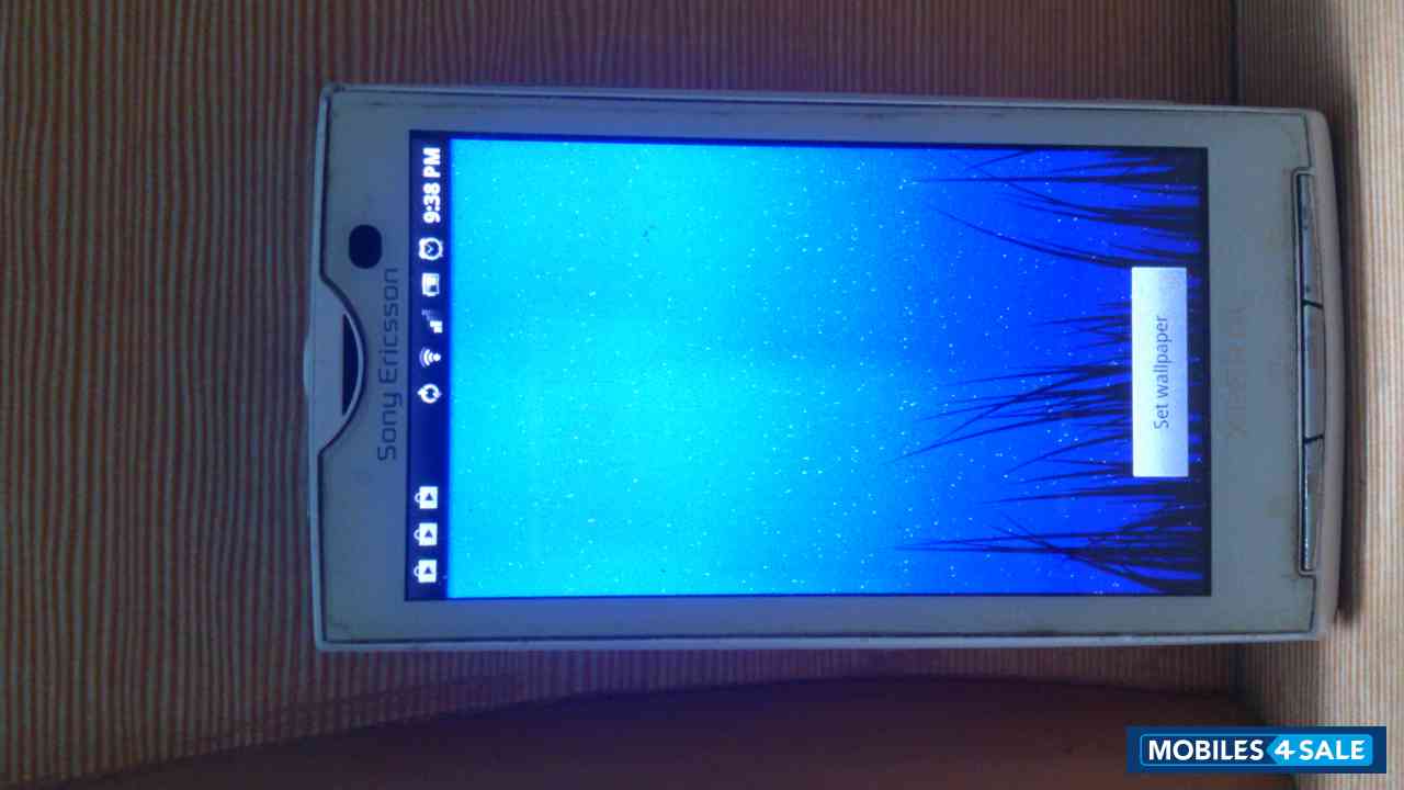 White Sony Ericsson Xperia X10