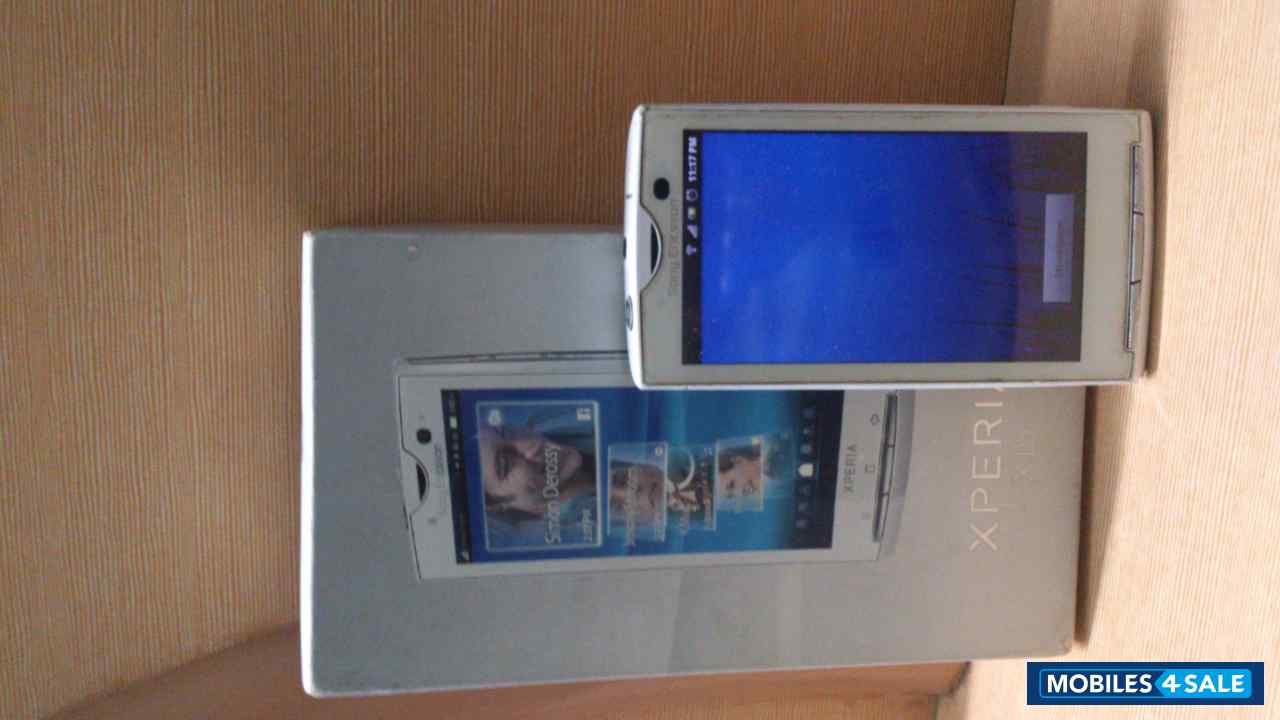 White Sony Ericsson Xperia X10