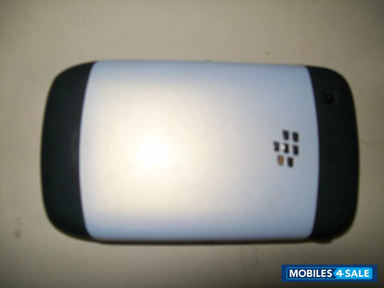 White BlackBerry Curve 8520