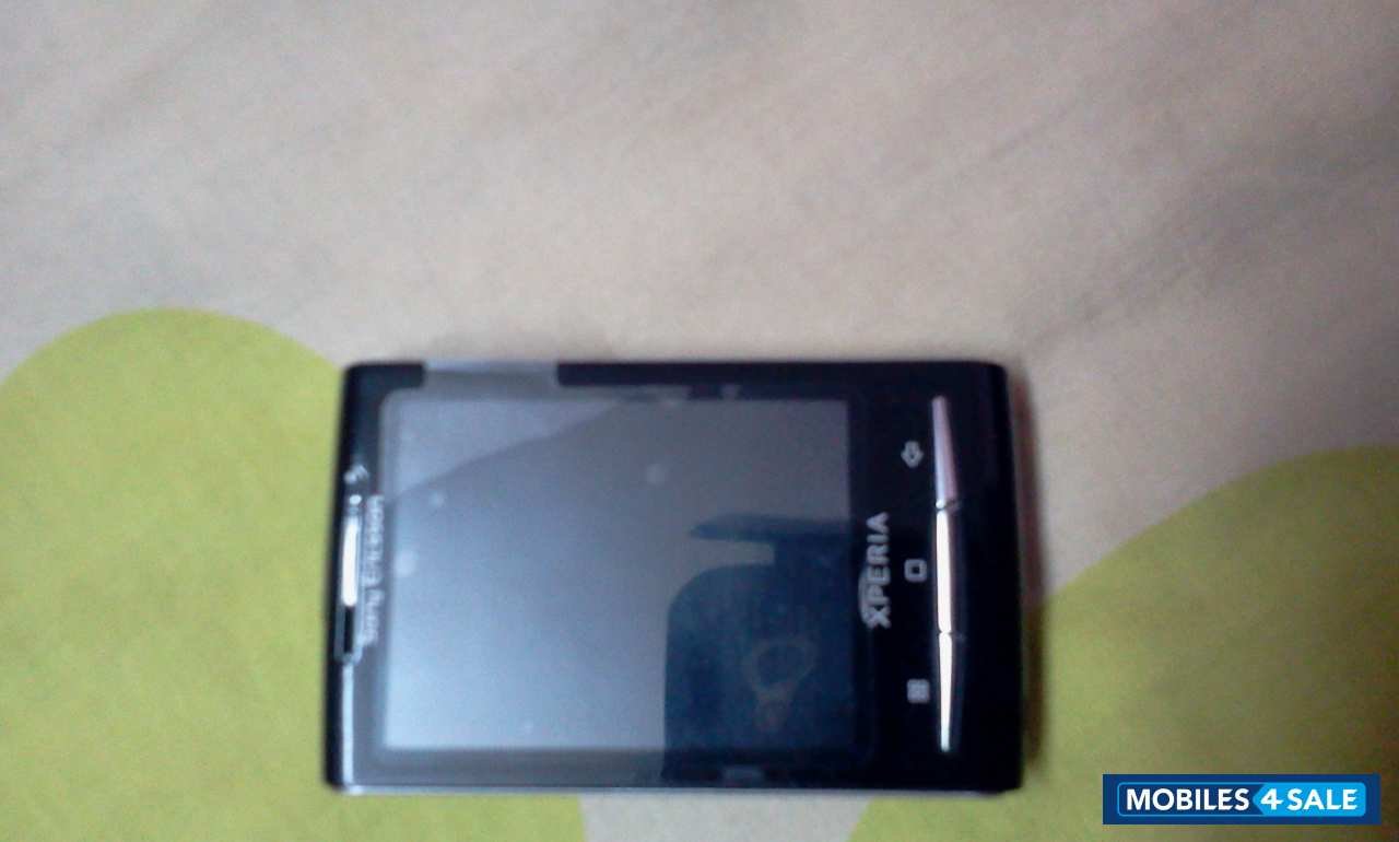 Black Sony Ericsson Xperia mini