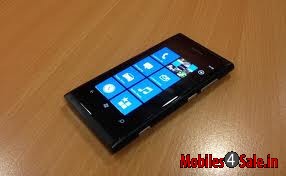 Black Nokia Lumia 800