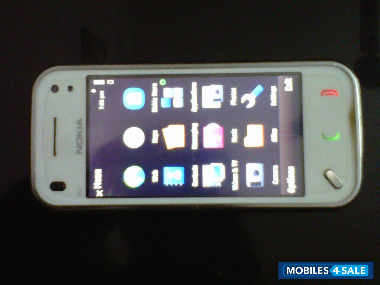 White Nokia N97 Mini