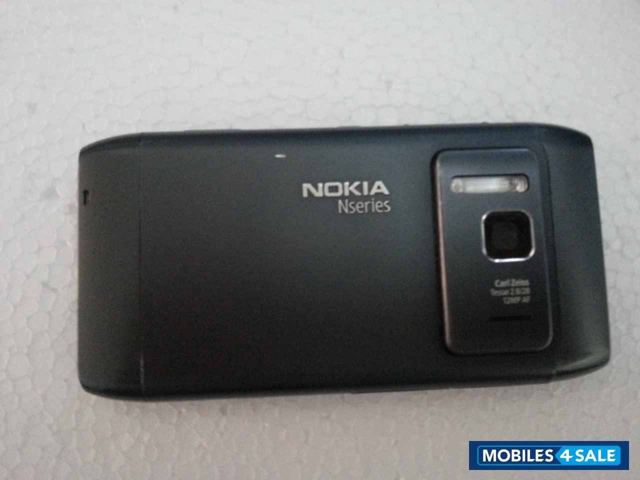 Black Nokia N8