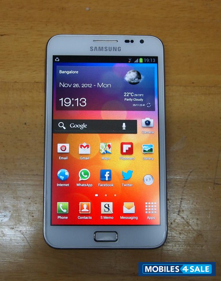 White Samsung Galaxy Note