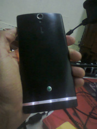 Black Sony Xperia S