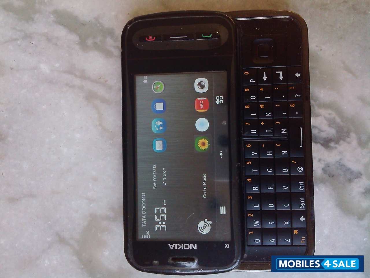 Black Nokia C6