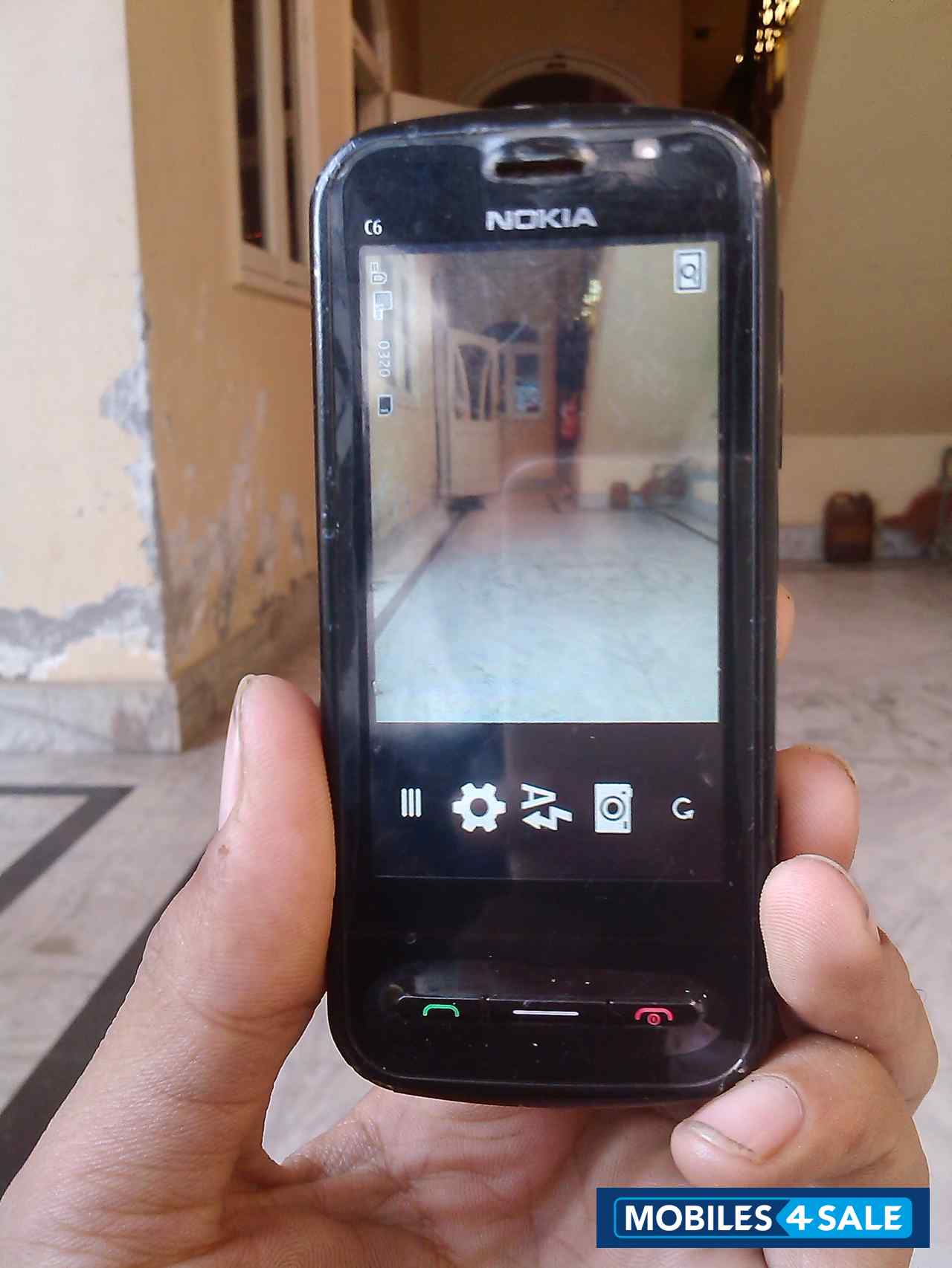 Black Nokia C6