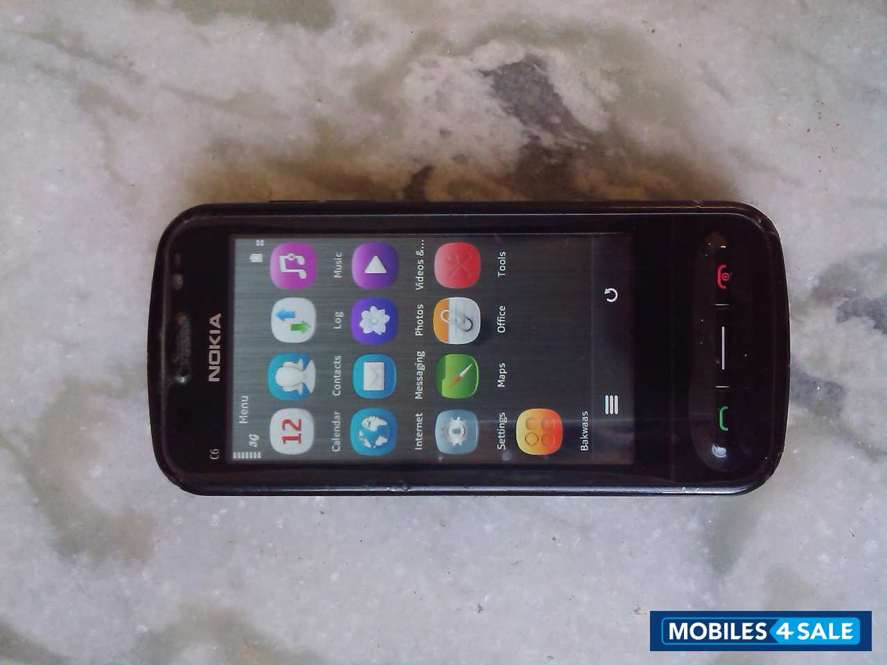 Black Nokia C6