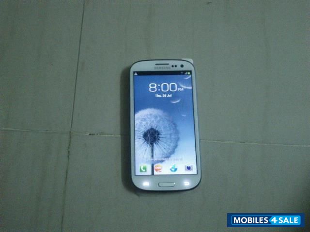 White Samsung Galaxy S3