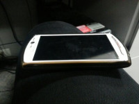 White Sony Xperia neo V