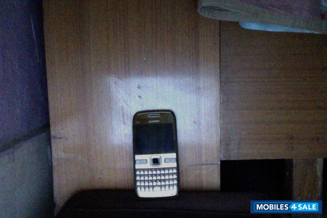 Golden Nokia E72