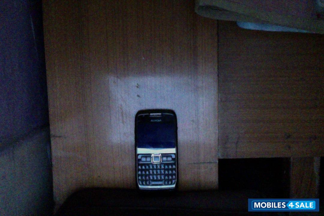 Black Nokia E71