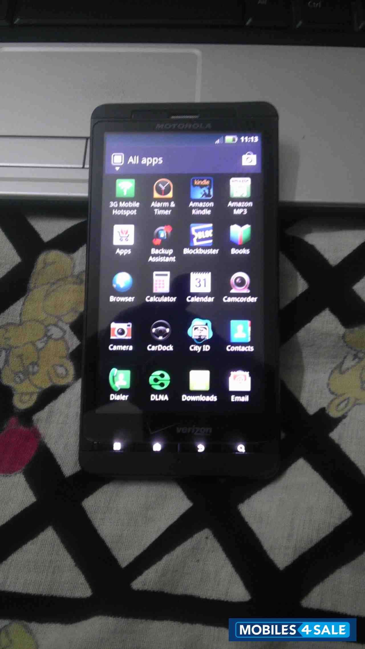 Black Motorola Droid