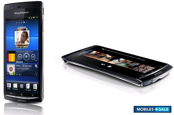 Black Sony Ericsson Xperia arc S