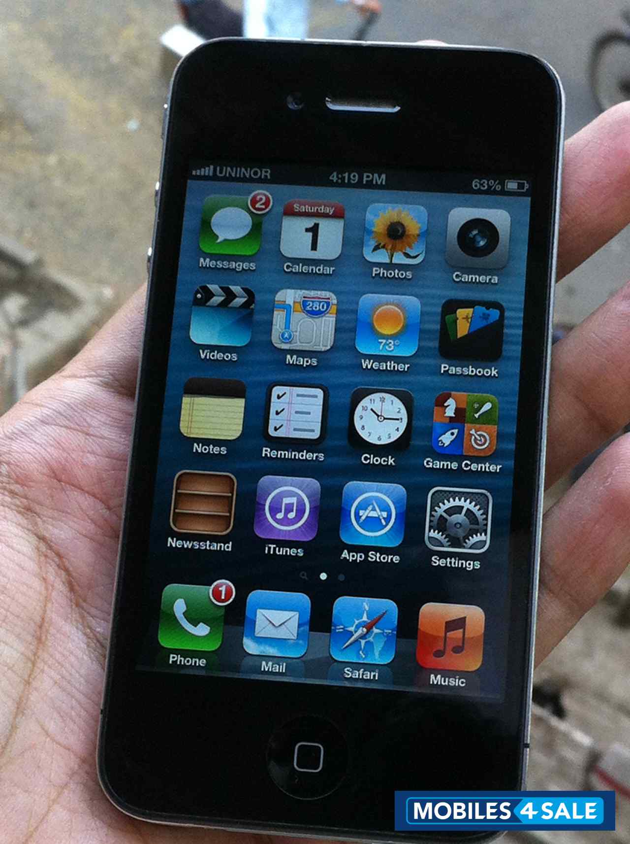 Black Apple iPhone 4