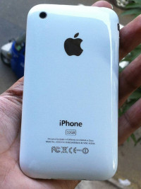 White Apple iPhone 3GS