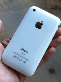 White Apple iPhone 3GS